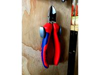 Knipex side-cutters wall mount by Pakue