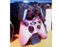 PlayStation / Xbox controller hybrid stand by ComikzInk
