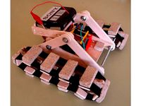 Tractor de cadenas de tela / Textile chain tractor by candidogarcia