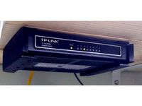 8-port switch end bracket mount (TL-SG1008D) by bubbax