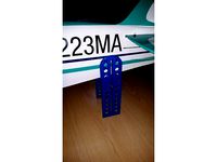 Höhenverstellbarer Ständer für RC Flugzeuge by aruba68