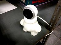 Logitech Circle 1 stand by Refugeek