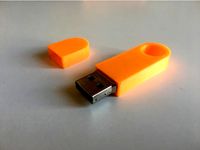 Round USB key case by potato_on_wings