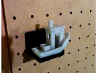 3DBenchy pegboard display by spradlinb