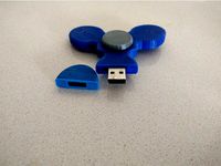 3 Sided USB drive spinner by NirDobovizki