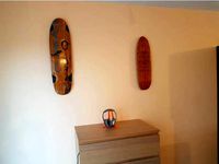 Wall mount for skateboard by werewolf_fr