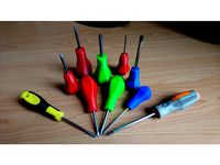 Pocket-size Screwdriver Bit Handles (Neodimium Magnets) by Refic