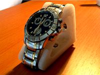 watch stand by uvens