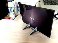 Asus MB169B+ stand by MiLeung