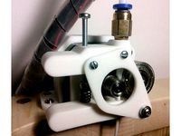 Bowden extruder by Axbri