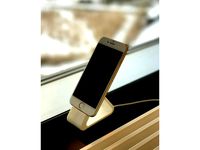 Clean IPhone 5-7+ stand by knarket