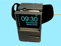 iWatch charger like an old Apple Macintosh by guytc