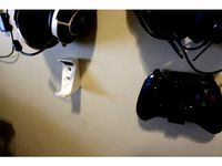 Xbox One Controller Wall Bracket with tapered screw holes by gleetk
