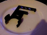 breast pump holder by dioxik