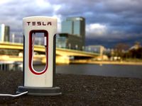 Tesla Super Charger for mobile phones (USB C) by sptzdmnc