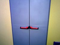 Locking piece for plastic closet by Wudrup