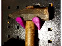 Hammer holder for OBI pegboards by JoHerz