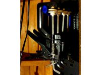 Clamping forcing holder for OBI pegboards by JoHerz