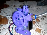 kuro's geared bowden extruder (mk7/mk8, 1.75/3mm, instant locker, gear cleaning brush) by akajes