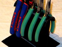 Plier Stand by kaefert