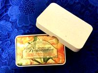 Soap box for a big soap  by othonr