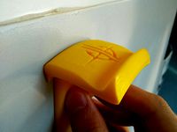 Headphones holder by Laki