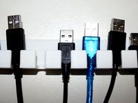 USB Hanger by sandbk