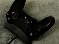 PlayStation 4 gamepad stand with charger by tofuji