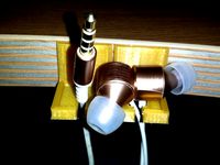 Simple Earbud/Earphone Holder by rjsals61