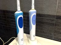 Base x 2 spazzolini Oral-B by lorenzostefanelli