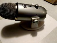 Blue Yeti low profile stand by kirkendsley