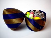Easter Egg, Two Color Gift Box by EvaHakansson