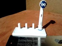Oral-b family brush stand by Svenergy