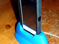 IPhone 5/5S dock for use with OtterBox Defender case by Phanto