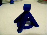 Pyramid-shaped UV/vis cuvette stand by plymdiver