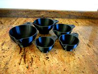 Measuring Cups by Mafo