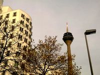 Rheinturm Duesseldorf by DennisBuntrock