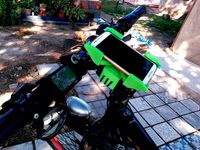 Soporte para telefono móvil en la bici/ phone holder by Damianthum