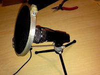 Simple Microphone Pop-Filter by BoByS
