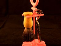 Shaving Stand by theRowmeister