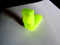 Makerbot Replicator (1) clip-on filament guide by rallekralle11