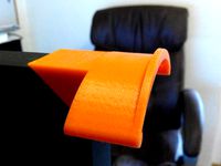 Headphones LCD/LED monitor holder by Kubicq