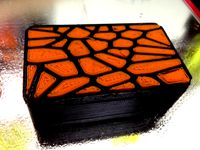 Giftbox with 2-colored voronoistyle lid by drIdEEenmeer