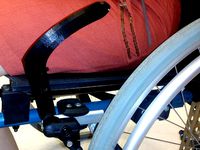 OT student project : extended wheelchair brake lever / Projet étudiant en ergothérapie : manette de frein rallongée pour fauteuil roulant by Pole_ergo