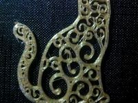 Cat Pendant by Alajaz