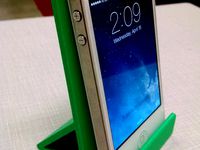 Minimalistic Phone Holder by kylegordy