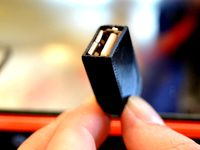 Female USB case by Scaven