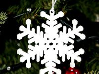 Traditional snowflake by Yellasing