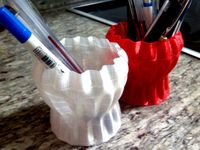 Wavy pencil vase by neotherack