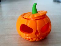 Makies Jack-O-Lantern with separate peduncle and snap-on lid by skriver